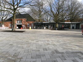 U-Bahnhofsvorplatz Langenhorn Markt